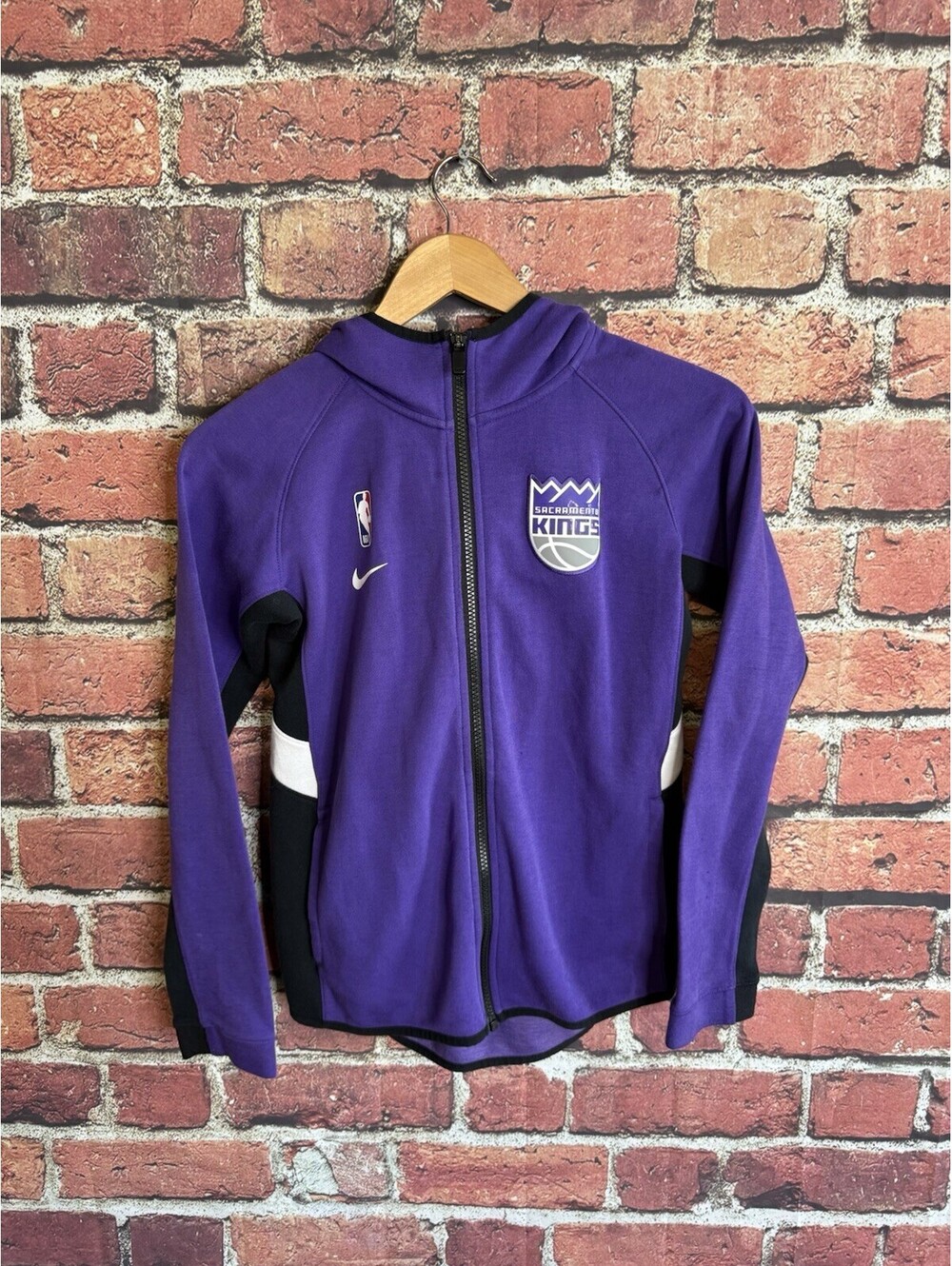 Sacramento Kings Hoodie Boys M Purple Nike Dri Fit NBA Sweatshirt Full Zip Up